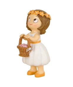 Figura de pastel niña con cesta de pétalos