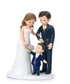 Figura pastel Boda pareja novios con niño